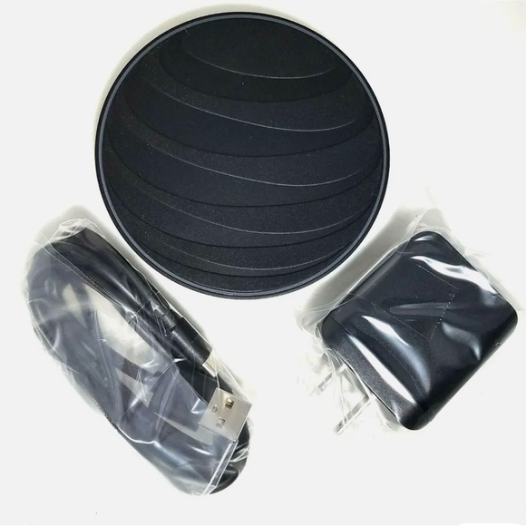 AT&T Wireless Charger With Fast Charge Adapter QC3.0 Adapter 10W - Black - New - Picture 3 of 3